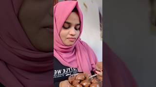 London famous strawberry chocolate dessert ??? trendingshorts strawberrydessert