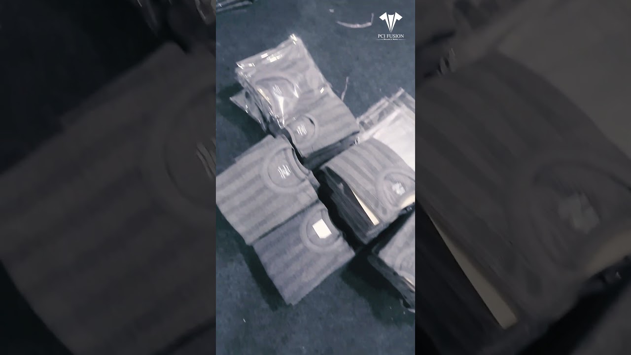 Behind the Scenes: Thermal T-Shirt Packing Process 