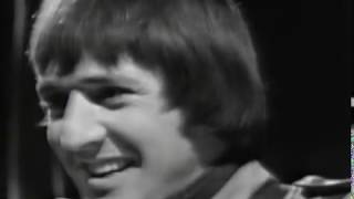 Sonny &amp; Cher - Laugh at Me (1966)