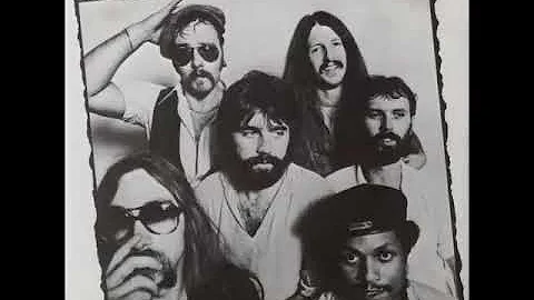 The Doobie Brothers - What A Fool Believes / Don't Stop To Watch The Wheels (1978) (HQ)