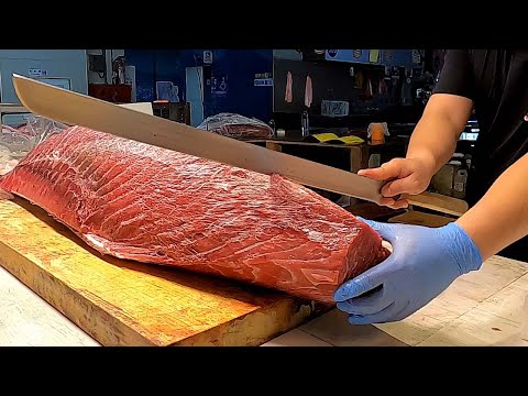 台灣東港美食 - 「黑」鮪魚血合肉料理The bluefin tuna blood color flesh cooking