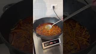 ШЕДЕВРЫ РУЧНОЙ РАБОТЫ: КАК РОЖДАЮТСЯ НАСТОЯЩИЕ ХИНКАЛИ И САМСА