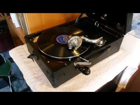 Johnnie Ray — Papa Loves Mambo -- Johnnie Ray on HMV 102