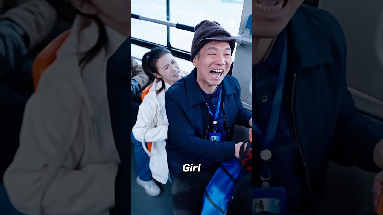 The girl was beaten by an elderly person for not giving up her seat