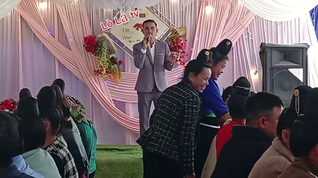 Mừng tân gia a hoa tiên có nghệ nhân hát rất hay khiến Triệu người mê 