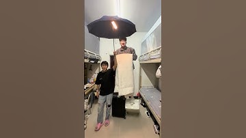 diễn cảnh mĩ nhân nhật bản bước đi nhưng suýt ngã