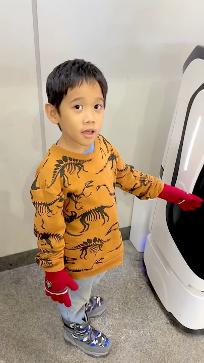 Download lagu Keizo just holds the robot carelessly, so ⁉️