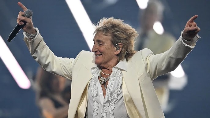 Rod Stewart's 2025 AMA Performance & Lifetime Achievement Award | Forever Young Live - YouTube