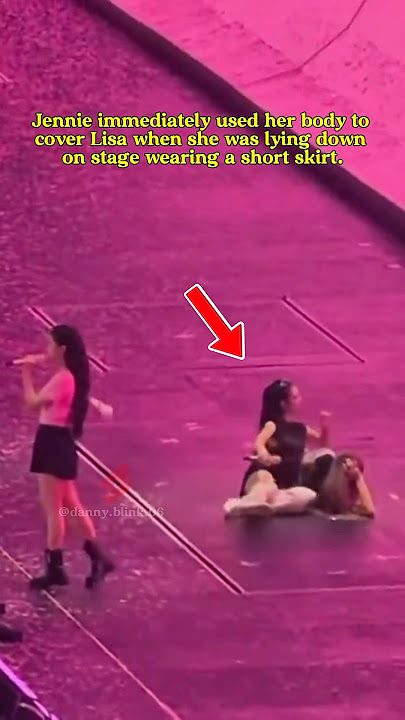 Jennie used her body to cover Lisa's dress at the Deadline concert #jennie #lisa #blackpink