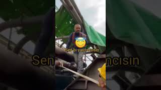 Sen Bir Yardımcısın Kes Sesini.