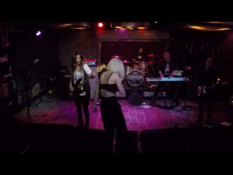 Adele - Rolling in the Deep (Cover) at Soundcheck Live / Lucky Strike Live
