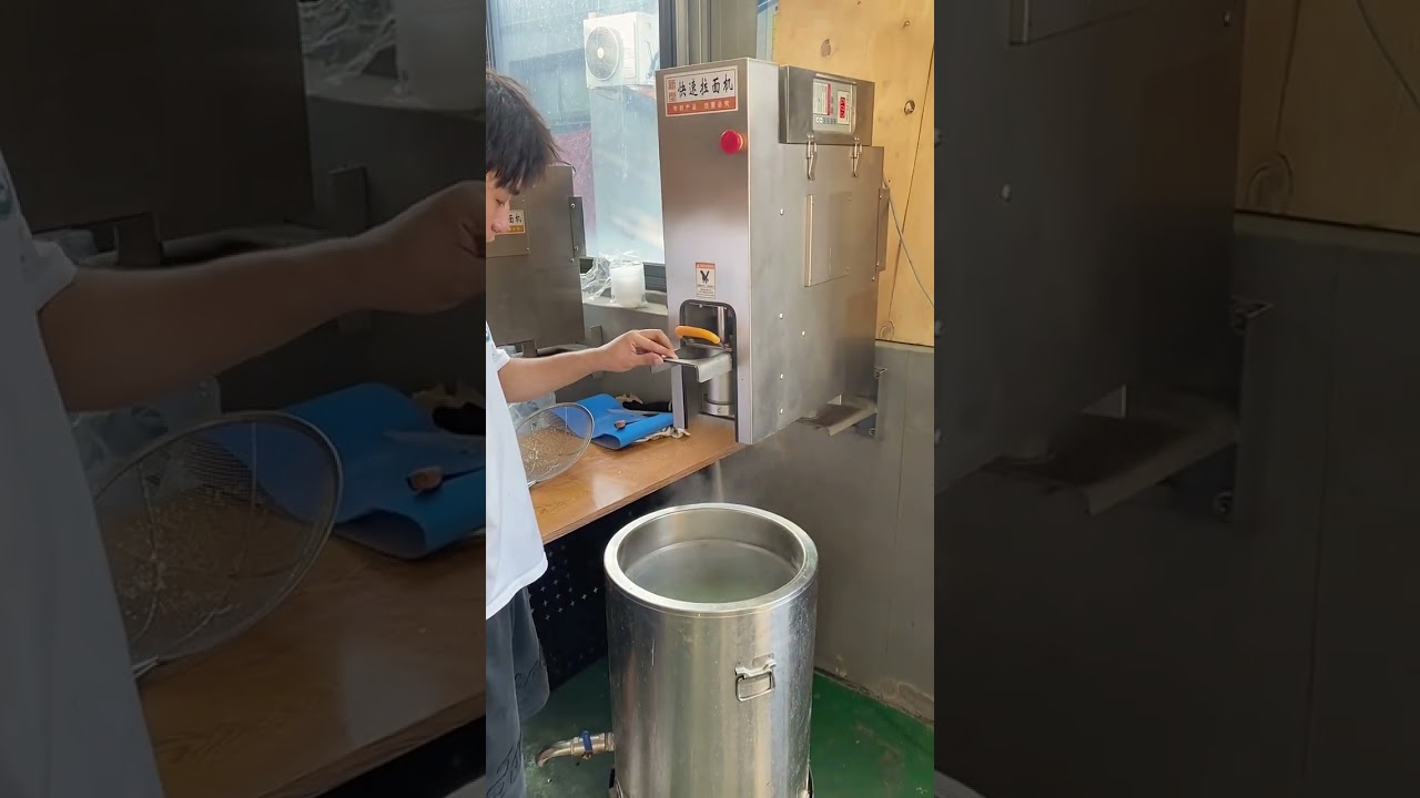 Fully automatic induction ramen machine, automatic cutting, smooth and chewy noodles😱😱🙃🙃😏😏