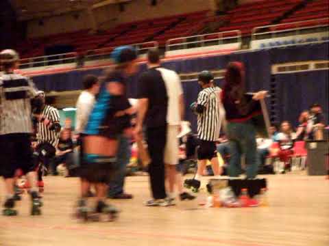 Lenore Gore skating, 10.31.2009, DC Rollergirls