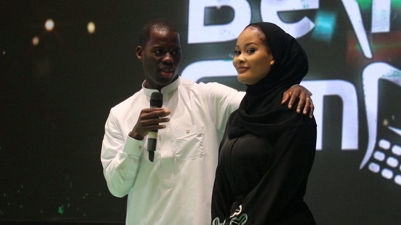 AZIZ K AZUNGUMZA KISWAHILI AKUBALI HAMISA MOBETO NDIO MWALIMU WAKE/SEMAJI WA SIMBA NA YANGA  NDANI