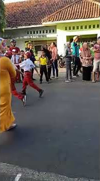 Gerak jalan sd intengral -lukman al hakim sumenep