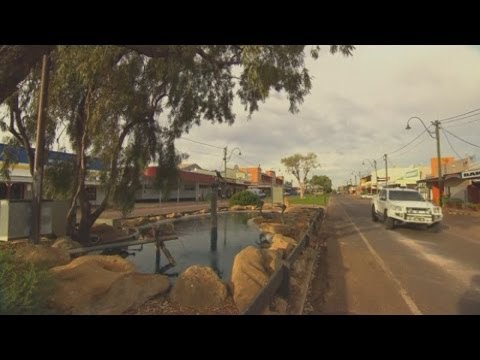 Video: Makanan jalanan George Town: apa yang perlu dimakan dalam makanan makanan Malaysia