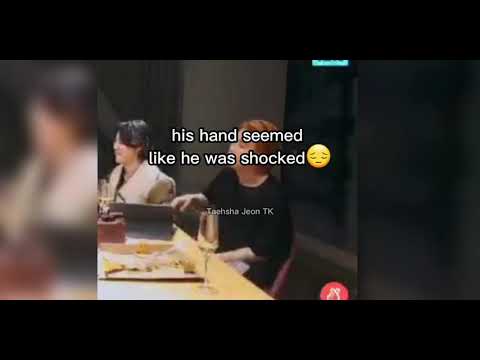 someone pulled taehyung in their vlive? and why??🤔