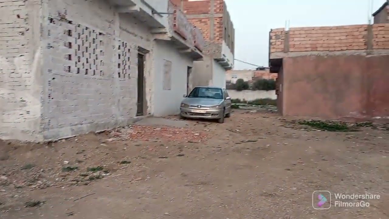 قطعة أرضية ملكية مساحة 75مترمنطقة شراقة قريبة لكزناية0703640826 وقريبة بمدخل طريق السيار طنجة🛣️🏥