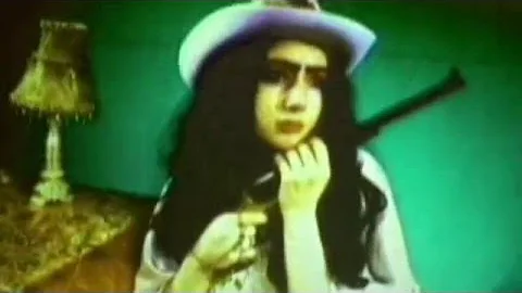 Maddy Ellwanger -  "Hunny" (Official Music Video)