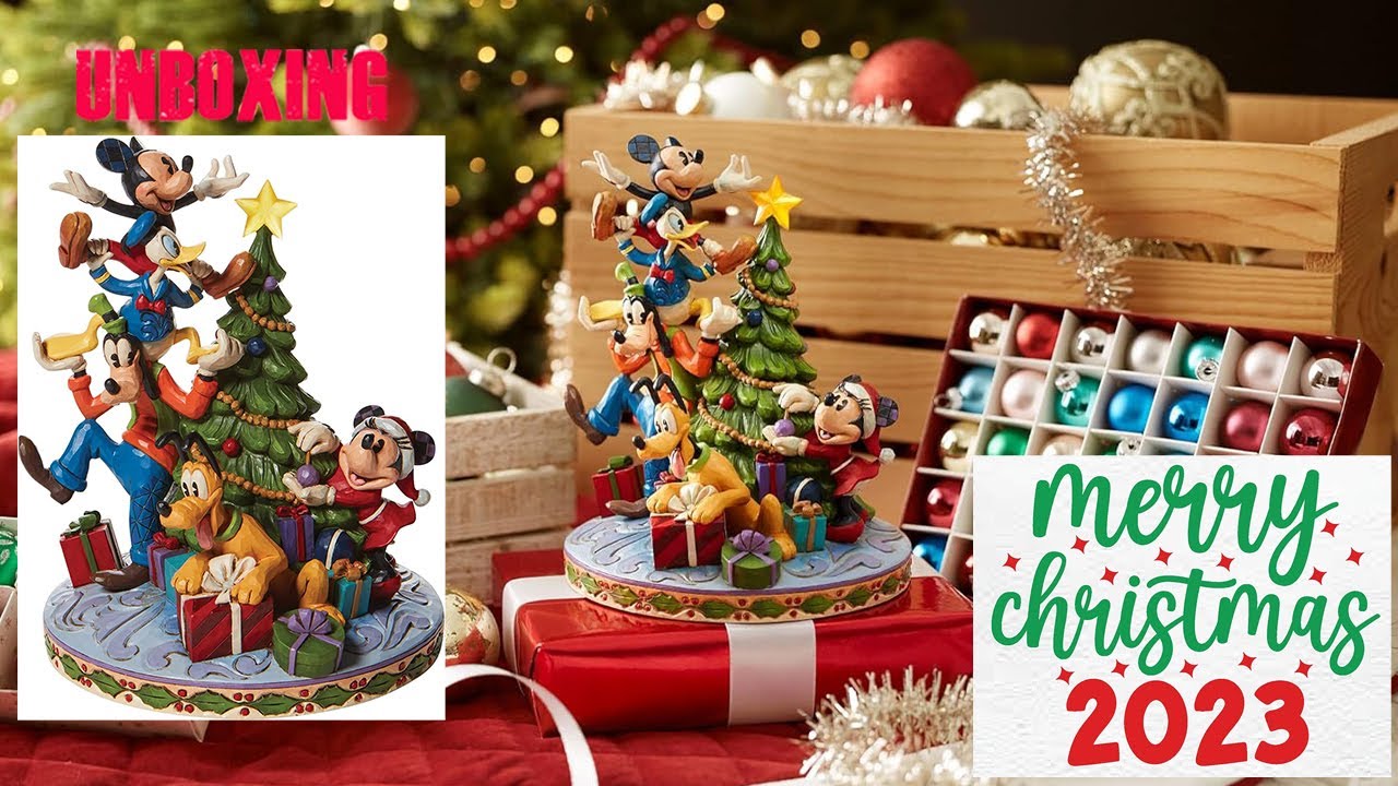 Fab 5 Decorating the Tree - Disney Traditions