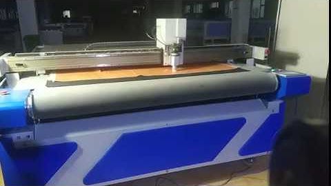 AccTek cnc oscillaing knife cutting machine with auto feeding table