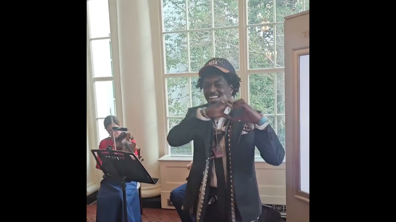 Kodak Black vibing at the White House 😂