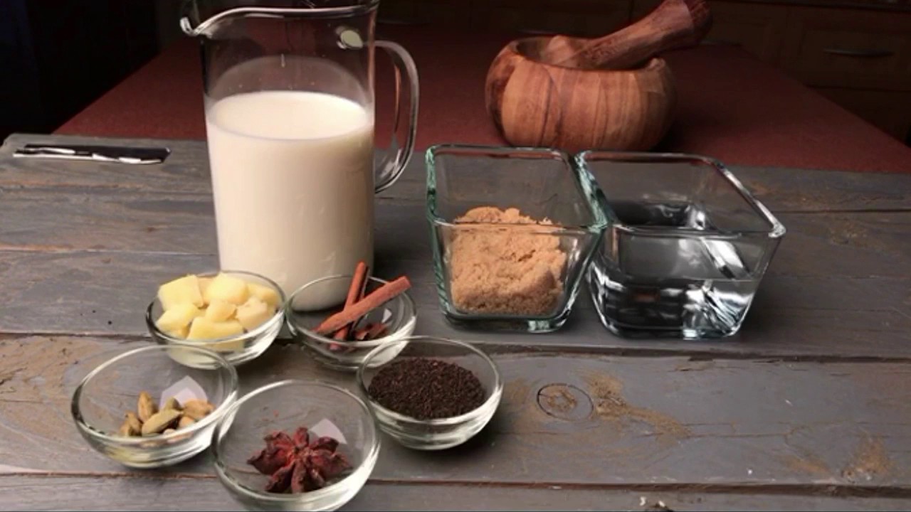 Raneens Table: Indian Masala Tea شاي مسالا الهندي بالحليب