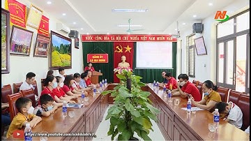 Tặng quà cho học sinh có hoàn cảnh đặc biệt khó khăn
