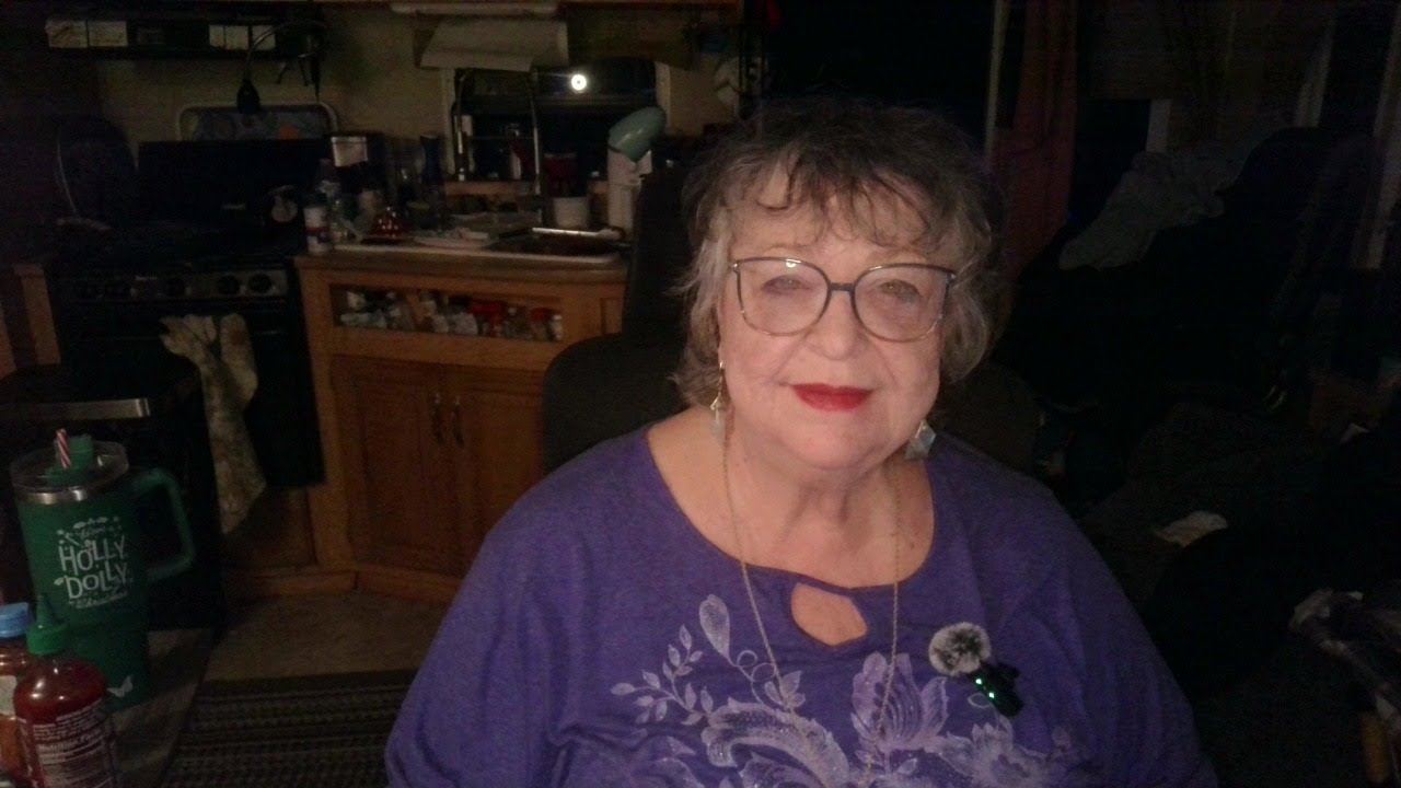 Прямая трансляция в среду с участием девушек, отдыхающих в автодомах... Что хорошего в выходе на ...