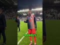 ¿Por qué el Barça sacó un uniforme con la bandera de Inglaterra?