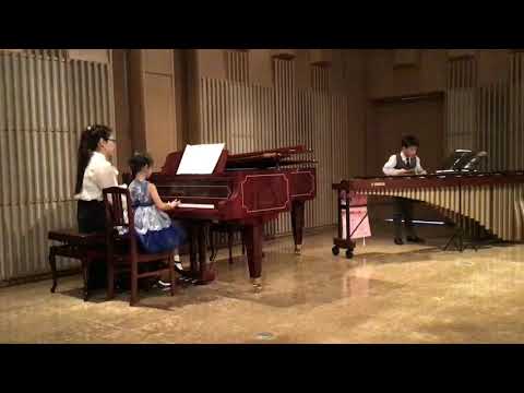 年長　　ピアノ連弾演奏　気球にのってどこまでも