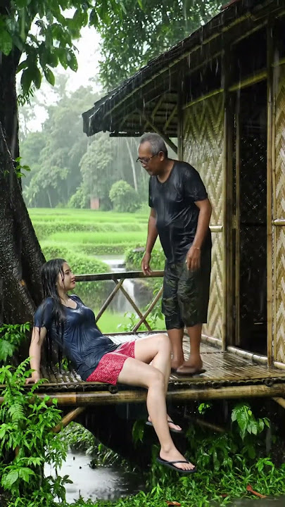 Hujan deras Basah kuyup main hujan-hujanan numpang berteduh di rumah abah #rain #terapihujan