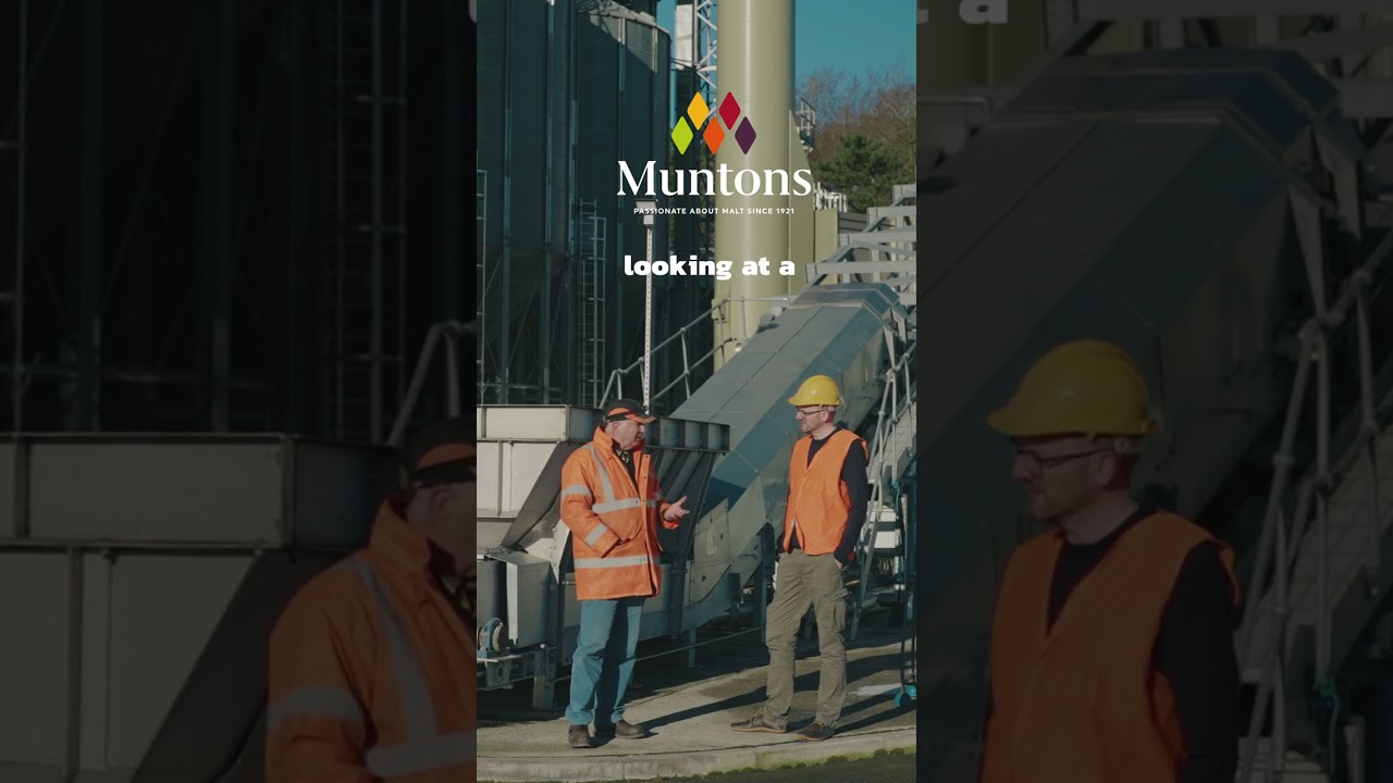 Taste the tradition with Muntons Heavily Peated Malt 🥃