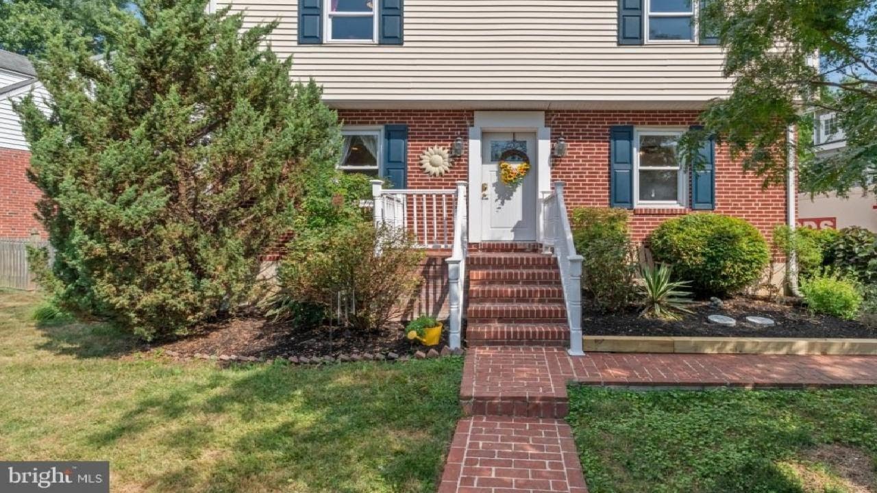 406 TOWSON AVENUE, LUTHERVILLE TIMONIUM, MD Presented by Jennifer Kramer-dela Cruz.