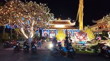 Chùa Huỳnh Đạo về đêm đẹp như cõi thần tiên (Châu Đốc, An Giang)/QUÊ TÔI VN