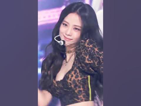 Black Pink Jisoo Cleavage Fancam - YouTube