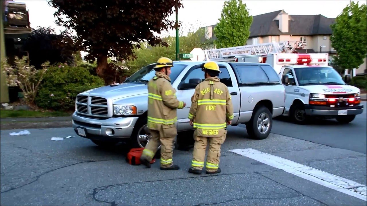 Burnaby 2 Pedestrians Hit by Truck - YouTube