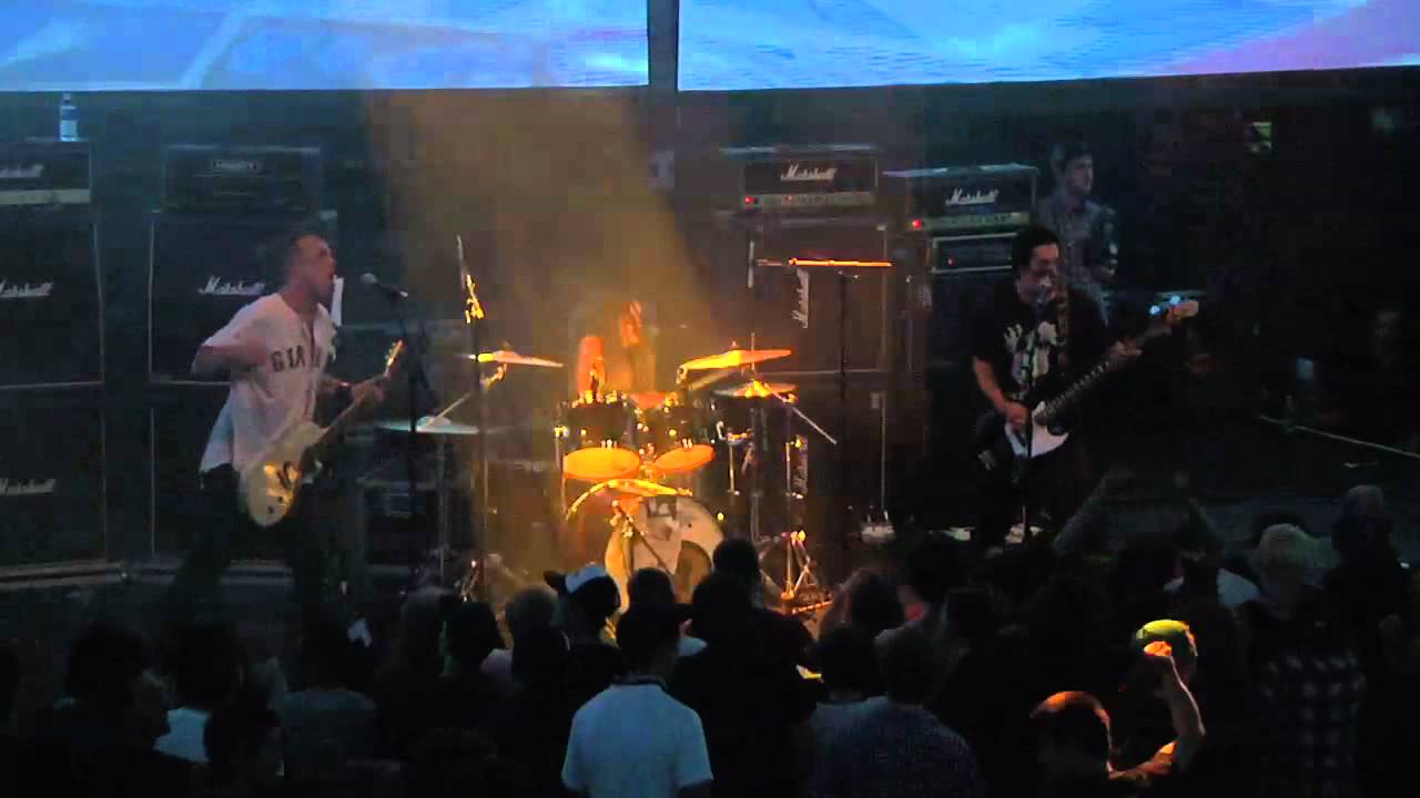 Bad Shit: All Hail Cardiel live in Paris France