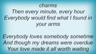 Barry Manilow - Everybody Loves Somebody Sometime Lyrics