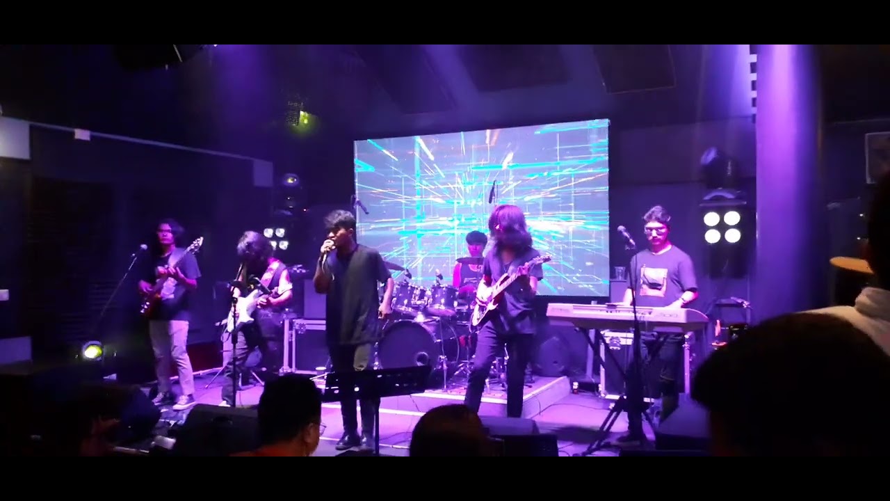 Bed of roses cover ( Echoes of mercy)