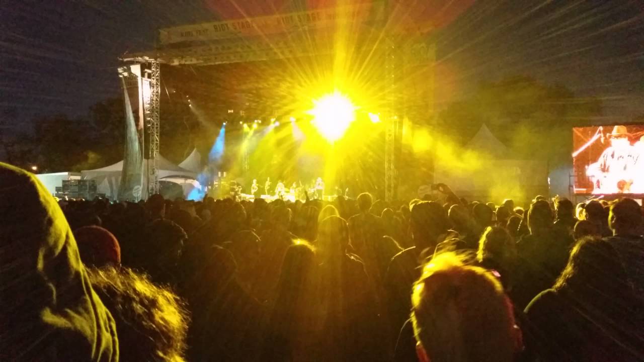 Merle Haggard performing Okie from Muscogee live at riot fest chicago ...