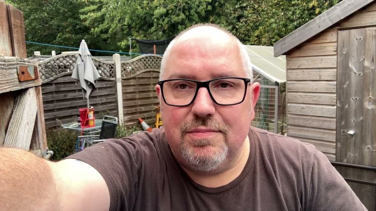 UK wildlife talk, Squirrels Red vs Grey. Facts vs myths and who is native?