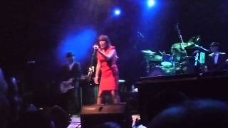 Beth Hart: Caught Out in the Rain