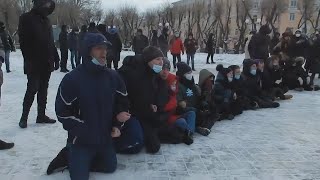 Москали бунтуют сразу на коленях / Акция Свободу Навальному На россии