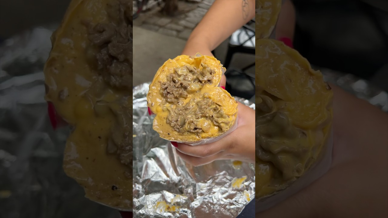 The Fedoroff’s CHEESESTEAK in NYC is straight up MOUTH WATERING! 🧀🥩🥖🔥🤤 #DEVOURPOWER