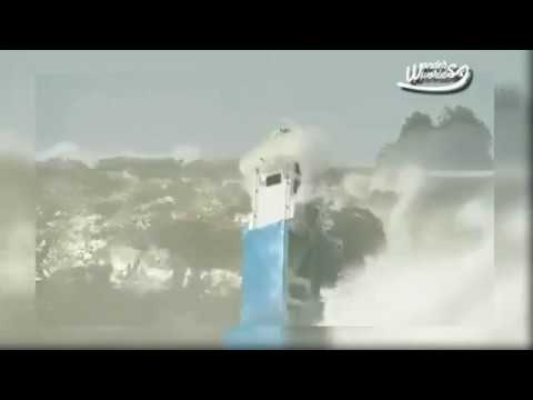 Boat caught inside Massive Wave - YouTube