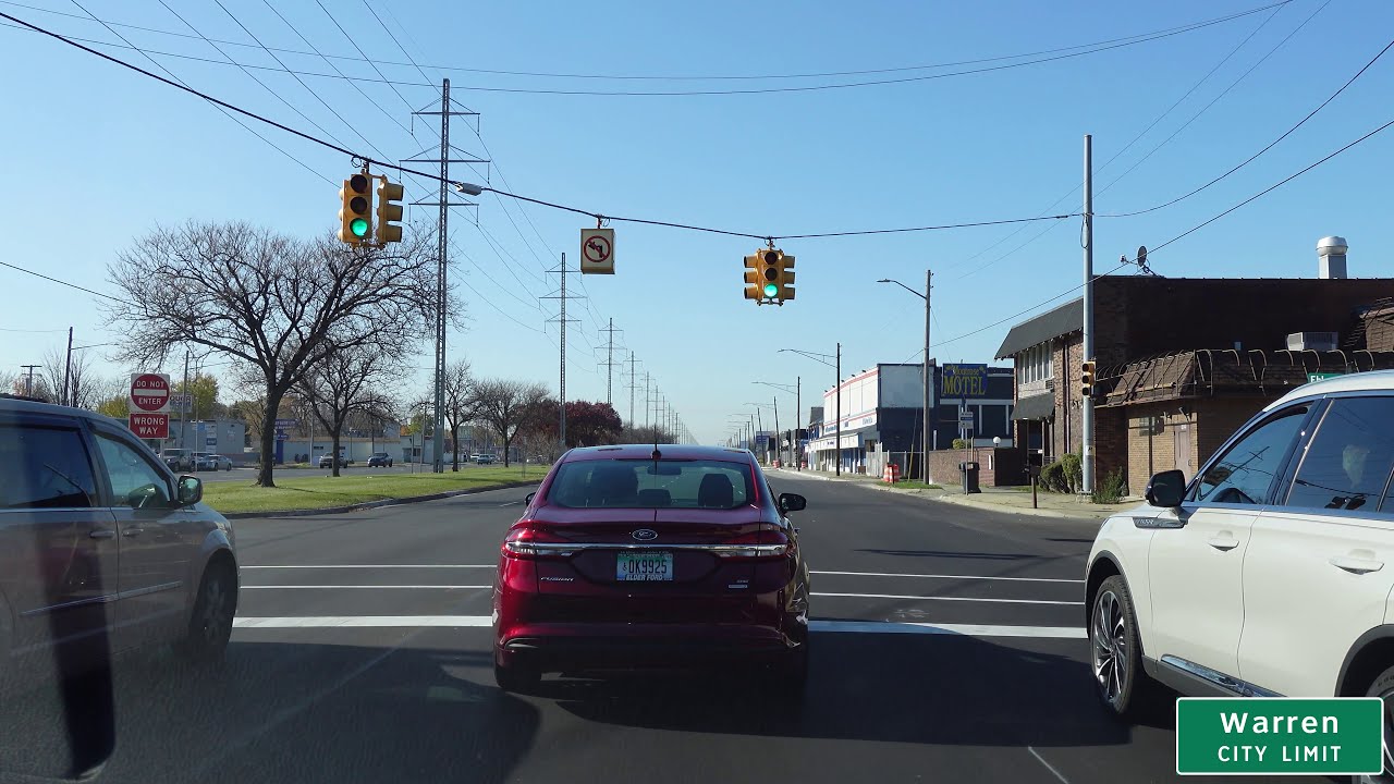 Detroit, Michigan - 8 Mile (M-102) WB