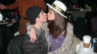 selena gomez and david henrie kissing on the lips pictures