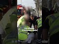 Cette adolescente est renversée par une voiture, sa mère s’effondre #EnquêtedAction