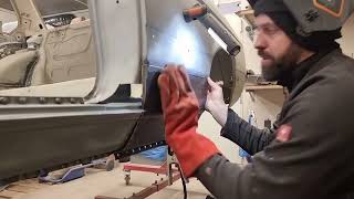 PART 14 - BMW E21 driver side rear fender part and bottoms welding.